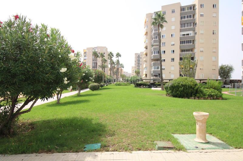 Foto 433124f6-ace6-43bc-ab47-2b8ef8ecb301. Apartamento en calle del músico antón roch 3 vivir frente al mar exclusivo piso en primera línea de playa en urbanova con terraza, vistas espectaculares y urbanización de lujo en Alicante