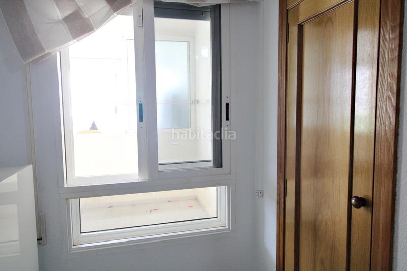 Foto 6c2d1bb9-2a2c-472e-84d5-f6a795cd6ff3. Apartamento en calle del músico antón roch 3 vivir frente al mar exclusivo piso en primera línea de playa en urbanova con terraza, vistas espectaculares y urbanización de lujo en Alicante