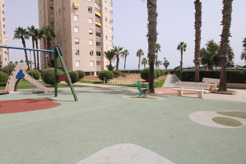 Foto b7af22c6-3fe6-4a1d-8b8a-7f3532e22b3a. Apartamento en calle del músico antón roch 3 vivir frente al mar exclusivo piso en primera línea de playa en urbanova con terraza, vistas espectaculares y urbanización de lujo en Alicante
