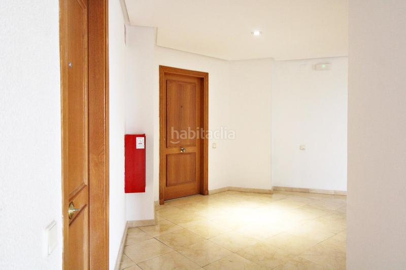 Foto e80926e5-810e-4de7-8864-b1c931b9a1e9. Apartamento en calle del músico antón roch 3 vivir frente al mar exclusivo piso en primera línea de playa en urbanova con terraza, vistas espectaculares y urbanización de lujo en Alicante