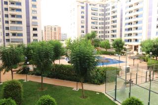 Pis  Avenida del doctor jiménez díaz 10. Vivienda familiar de 3 dormitorios en urbanización completa en p