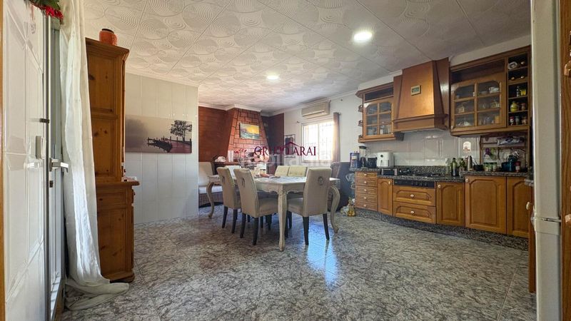Foto c1a6b354-eabf-4bb2-b95e-bc21cec5400e. Casa amb aparcament a Rebolledo Alicante