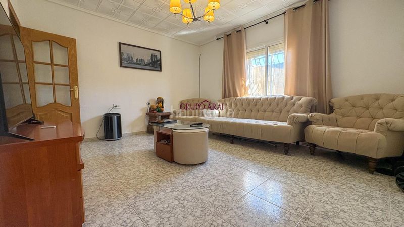 Foto c3ae029d-0d55-45a8-8bf9-2bf0d2c9e63f. Casa amb aparcament a Rebolledo Alicante