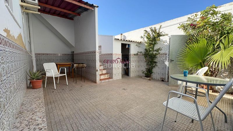 Foto df3def4e-ea37-4047-aeac-2969eee6894c. Casa amb aparcament a Rebolledo Alicante