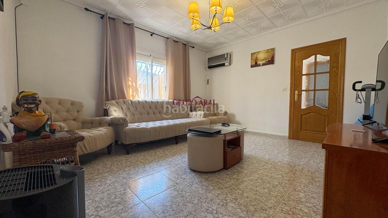 Foto fa1f56e3-778e-4086-a98c-c59325956479. Casa amb aparcament a Rebolledo Alicante