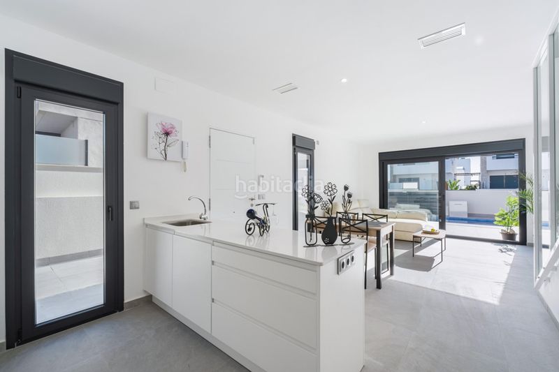 Foto 065ff04d-4f9d-4709-b911-b6b780f6acf7. Chalet en Daya Nueva