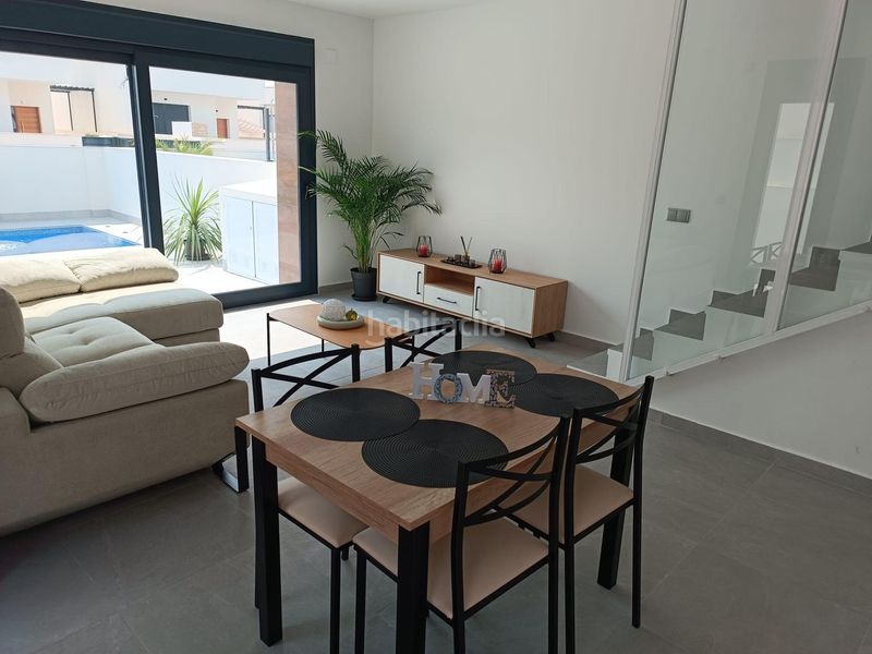 Foto 3b267ad4-6d55-48a5-adf4-77bb5f63d34e. Chalet en Daya Nueva