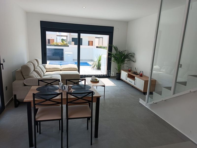 Foto 6276ba3a-48b9-449a-9f09-f33c62e69144. Chalet en Daya Nueva