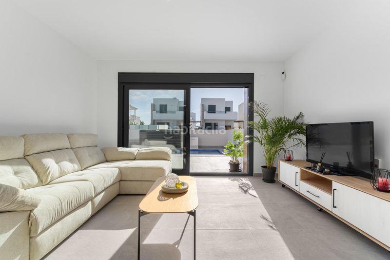 Foto 9870645a-c144-4a54-aad9-361dd248828a. Chalet en Daya Nueva