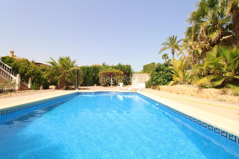 Foto 0e76f8c2-5b71-42ff-9969-c4406d673d65. Xalet amb aparcament a Valle del Sol Mutxamel