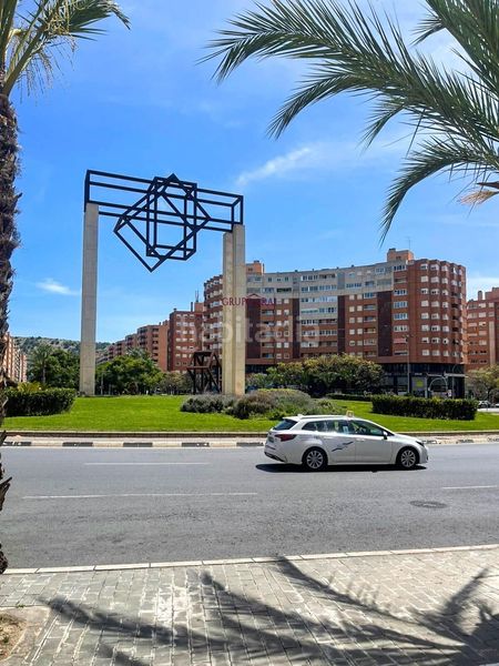 Foto acc21190-a000-48c0-adf1-96339c3095f8. Pis amb calefacció piscina a Garbinet - Parque de las Avenidas Alicante