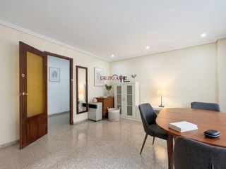 Pis  Calle dr buades. Oportunidad en alicante  amplia vivienda con alto potencial de r