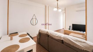 Flat  Calle valencia. Se vende piso en calle valencia