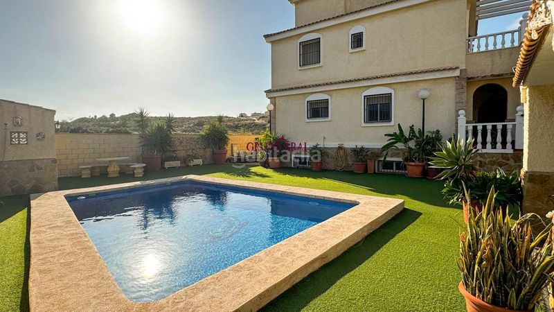 Foto b0ead023-6d2a-40d2-b788-cde9f3a5c571. Xalet amb aparcament piscina a Monforte del Cid