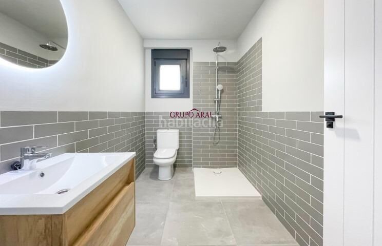 Foto 70f0c1a8-b94a-4dbf-9953-f85e86ff4cf5. Casa adossada a Pinoso