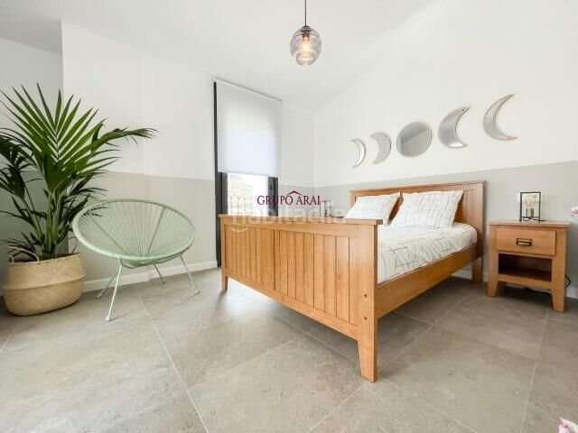 Foto eeef3fbd-8c01-4f51-be9e-3594f6b3c364. Casa adossada a Pinoso