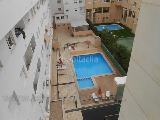 Foto b977306f-2892-4a88-b9bb-4365f0f7211e. Pis amb aparcament piscina a Garbinet - Parque de las Avenidas Alicante