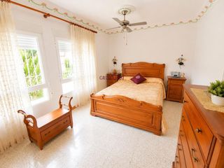 Pis  Calle salvador allende. Amplia vivienda de 3 dormitorios con terraza, parking y vistas d