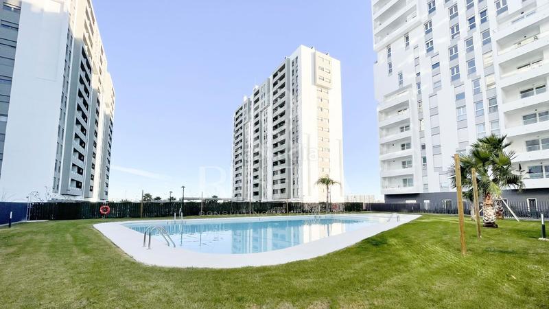 Foto cf8b573c-9978-41e0-b875-518072c47dc2. Lloguer pis amb calefacció piscina a Malilla Valencia