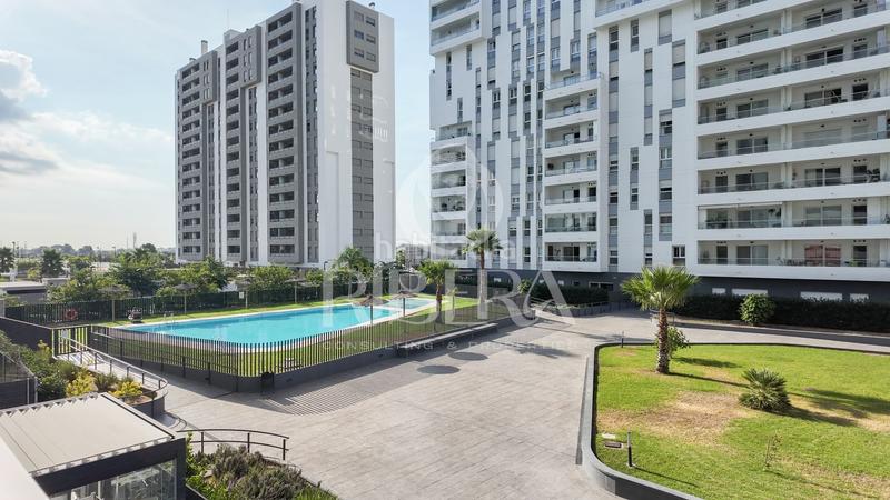 Foto 5ad339d8-1ed5-44de-9ec2-c7a5b8b947e1. Rent flat with heating pool in Malilla Valencia