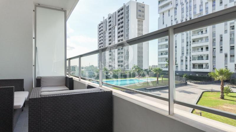 Foto eb7a0675-9014-4115-80ac-2193c2453e01. Rent flat with heating pool in Malilla Valencia