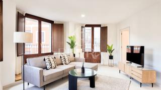 Location Appartement  San miguel. Vivienda esquinera, moderna con mucha luz en centro histórico