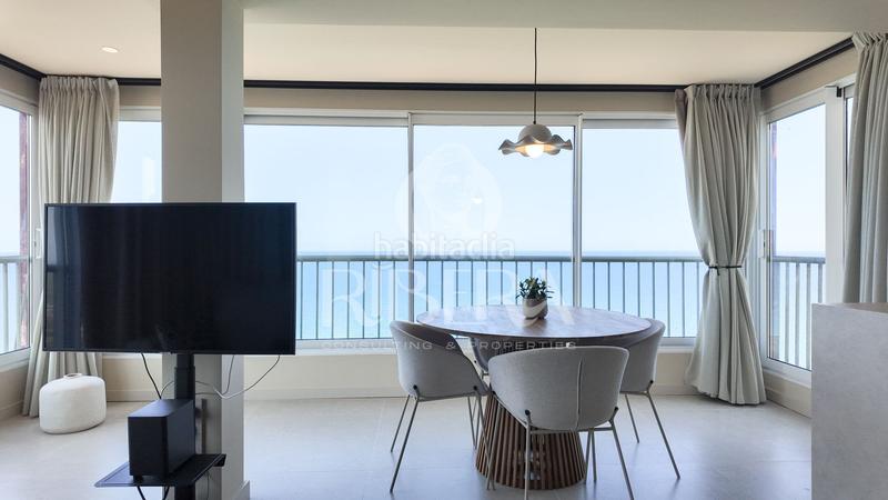 Foto 30fbf2f2-aa58-4a47-82f0-539905f5f4d6. Alquiler piso exclusiva vivienda reformada en primera línea de playa en Sueca