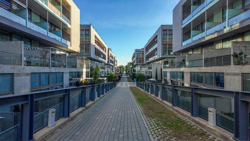 Foto 4240469c-e98c-4bc2-86d0-7aabbc2f1c21. Lloguer dúplex amb calefacció piscina a Barrio de la Luz Xirivella