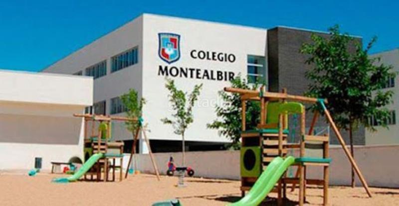 Foto 0a607f23-b65a-43cb-ae2e-8669c0c87ec2. Location local commercial dans Casar (El)