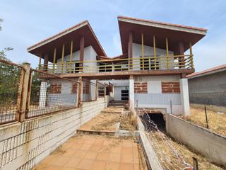 Casa aparellada  Tomas martin. Conjunto de 6 pareados en proceso de constuccin.