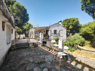 Xalet en Uceda. Espectacular chalet con piscina y vistas a la naturaleza en pea