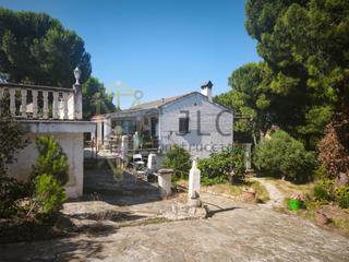 Xalet en Uceda. Espectacular chalet con piscina y vistas a la naturaleza en pea