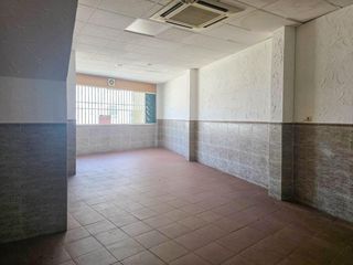 Rent Business premise in Casar (El). Local en alquiler en pleno centro de el casar  155 m2  1.300 mes