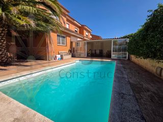 Maison jumelée à Casar (El). Chalet pareado de 177 m2 con piscina por 385.000