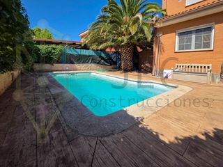 Casa a schiera in Casar (El). Chalet pareado de 177 m2 con piscina por 395.000