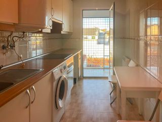 Appartamento in Casar (El). Piso de 2 dormitorios con garaje en el centro de el casar  220.0