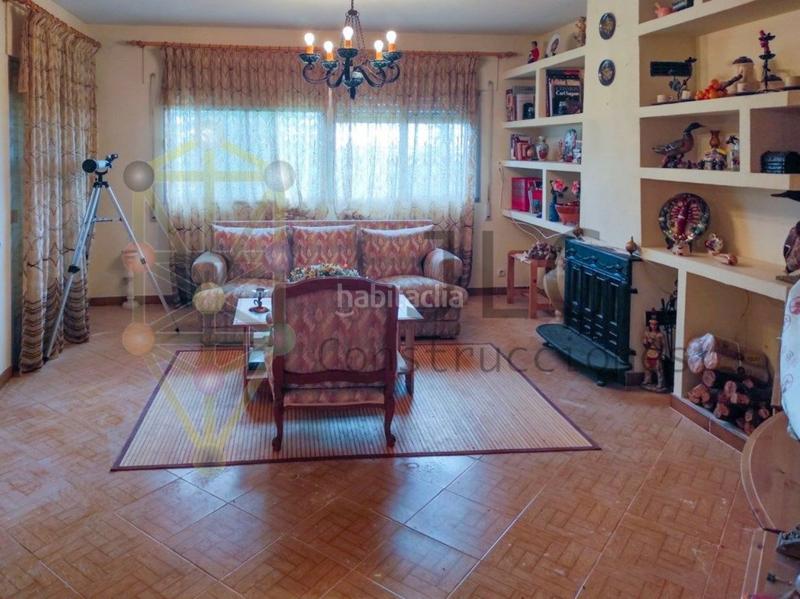 Foto a3dd7df9-516c-4a2b-a01c-b831522605f6. Xalet amb piscina a Casar (El)