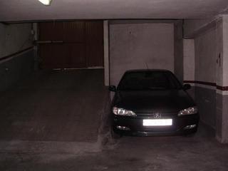 Parking coche en Grado