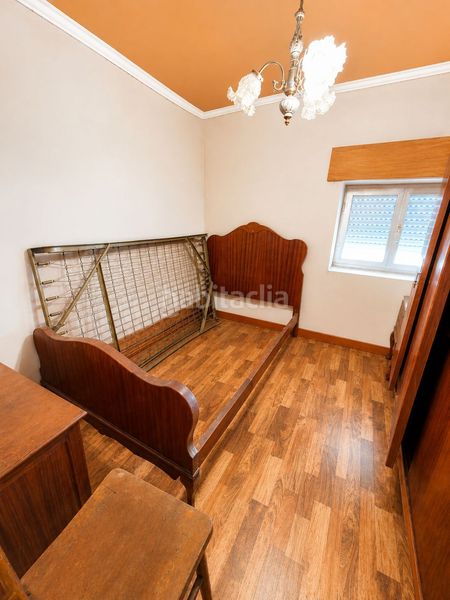 Foto 40e0fcec-a3b3-43b0-b02e-ab4f8bf36ed9. Casa amb aparcament a Salas