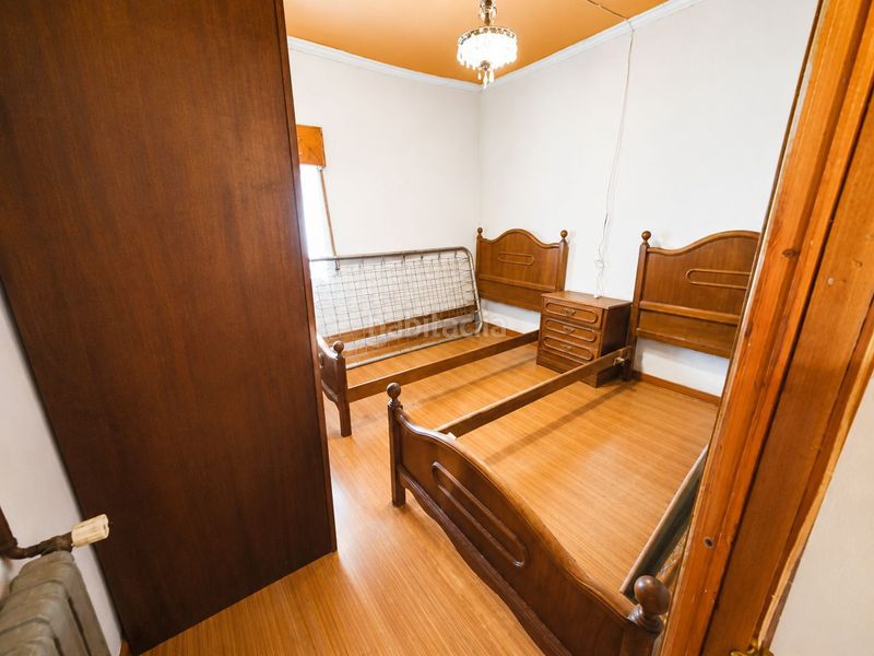 Foto 65db7541-7841-47e7-984d-117e667ee695. Casa amb aparcament a Salas