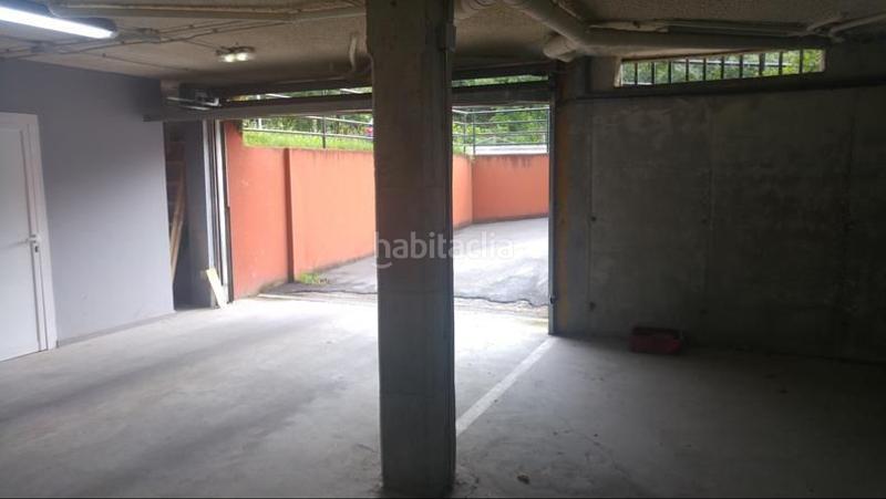 Foto 9ab31ba5-31dc-47bd-a1f4-a3329839f9b0. Posto auto in Parres