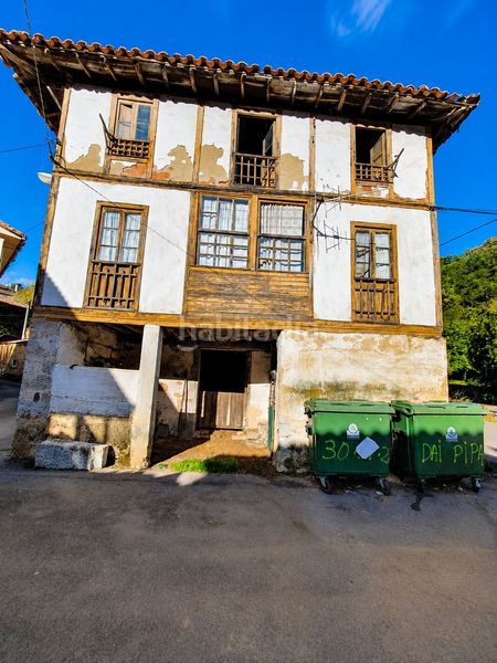 Foto 5d3bec3e-2d8d-425b-a6a6-d22271552cf0. Casa amb aparcament a Grado