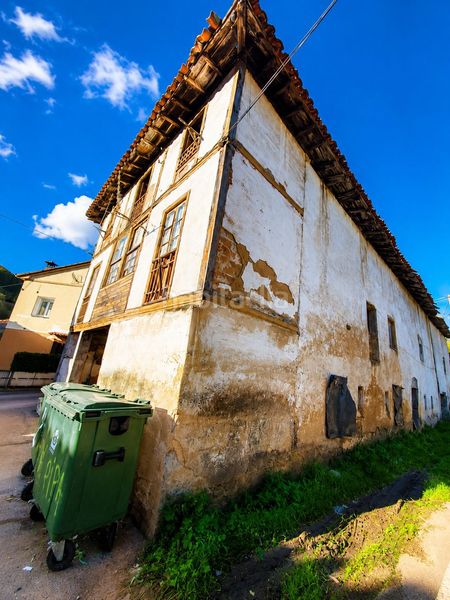 Foto ce017d72-4595-4854-b639-aa4e264c0544. Casa amb aparcament a Grado