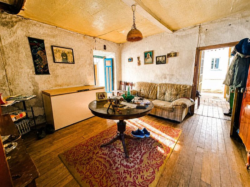 Foto cf2cf536-cf41-41a9-af4b-163dcea8a7f3. Casa amb aparcament a Grado