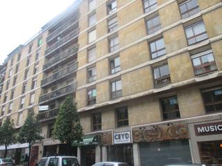 Local Comercial a Parque San Francisco - Uría. Local com. en venta en centro.