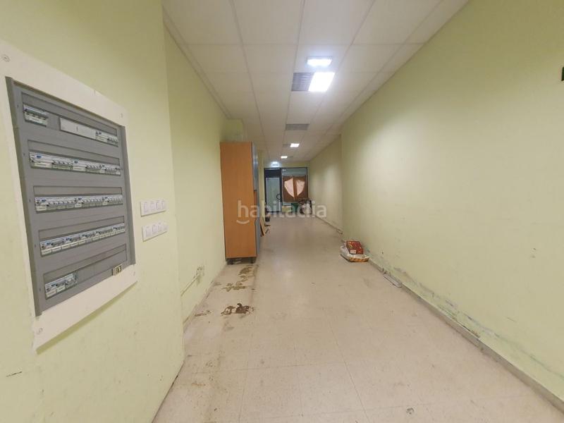 Foto 4f70a6a6-0454-4c89-9ec1-7d5cfe6f00ae. Alquiler local comercial local com. en alquiler , 1 despacho. en Grado