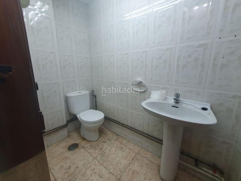 Foto f92c027e-6567-44d5-b2b7-d2cb81827afc. Alquiler local comercial local com. en alquiler , 1 despacho. en Grado
