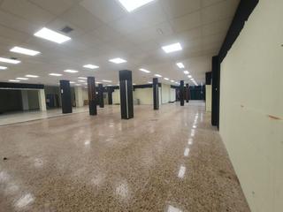 Lloguer Local Comercial a Grado. Local com. en alquiler en grado, 1 despacho.