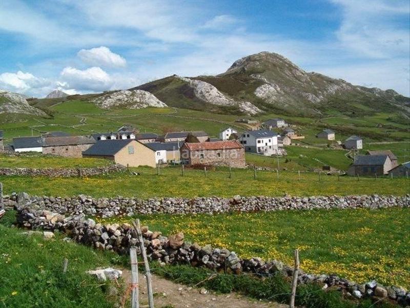 Foto 8117e700-42db-4dc3-a8a2-240d54c969e0. Terreno residencial terreno urbano en venta . en Somiedo