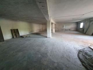 Lloguer Local Comercial a Grado. Local com. en alquiler en grado.